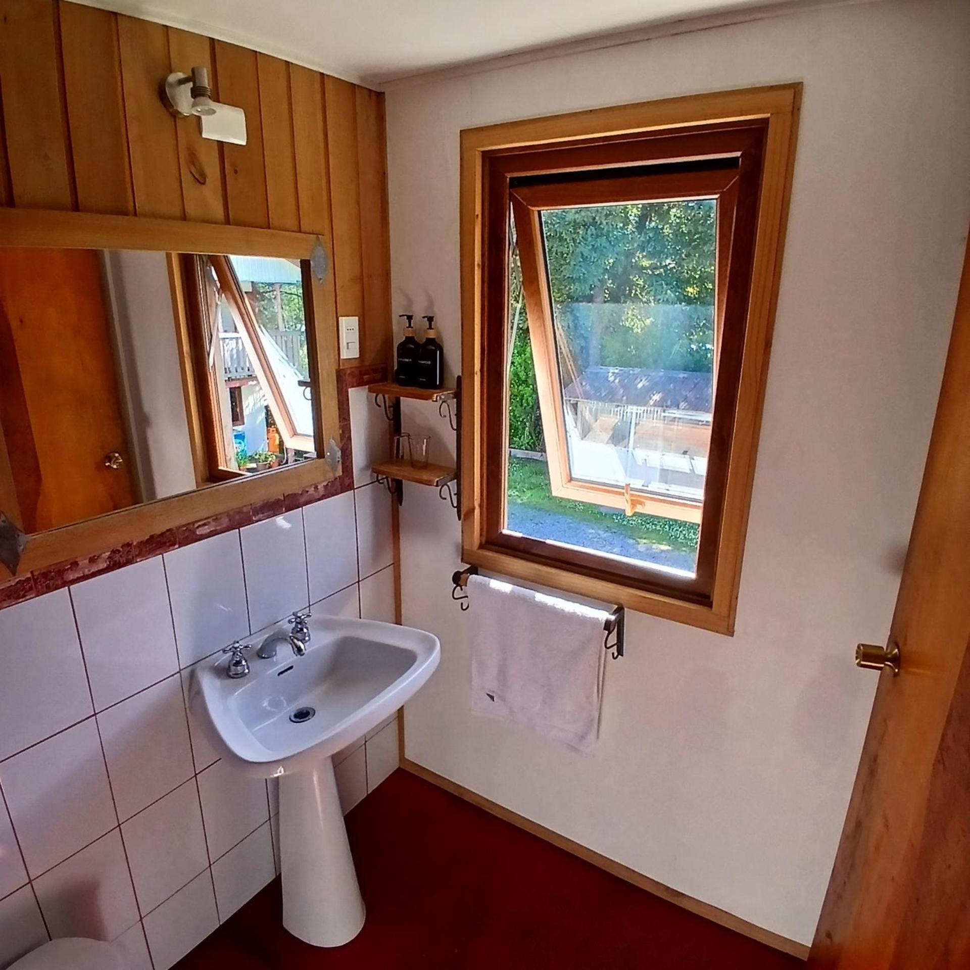 Hotel Mi Casa Chaiten Bagian luar foto